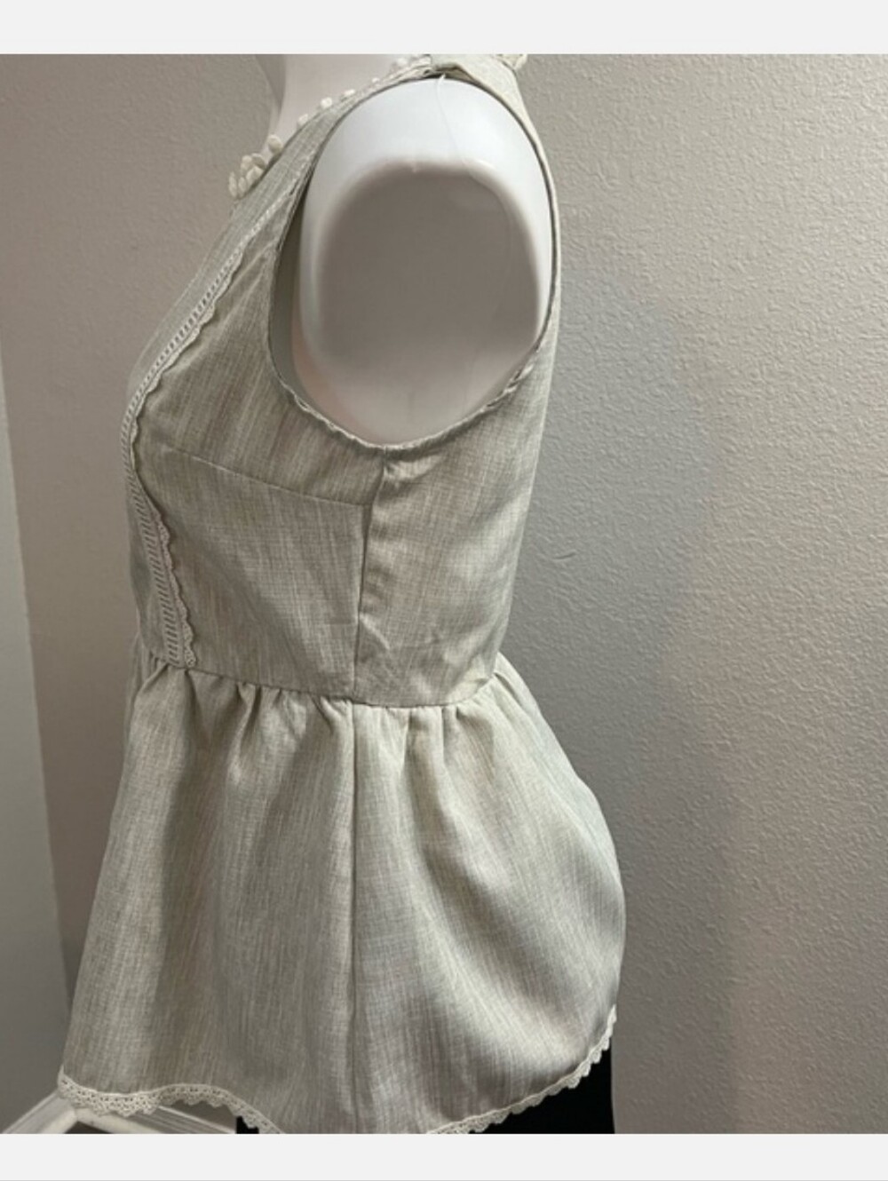 ANDREE BY UNIT Cream Striped Sleeveless Peplum Top - Picture 5 of 5